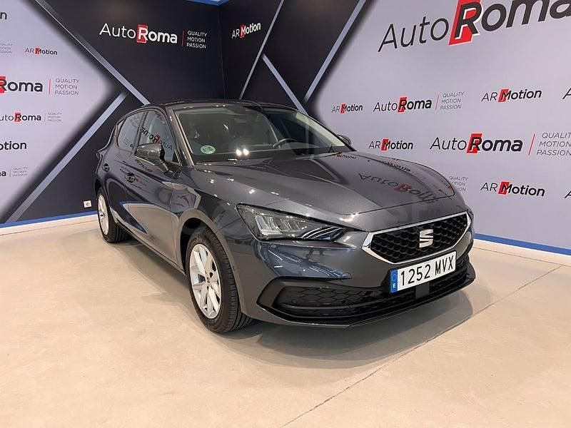 Gris / plata Usado 2025 Seat Leon Style Berlina | 18.950 € (Buen precio) - Imagen 1/4