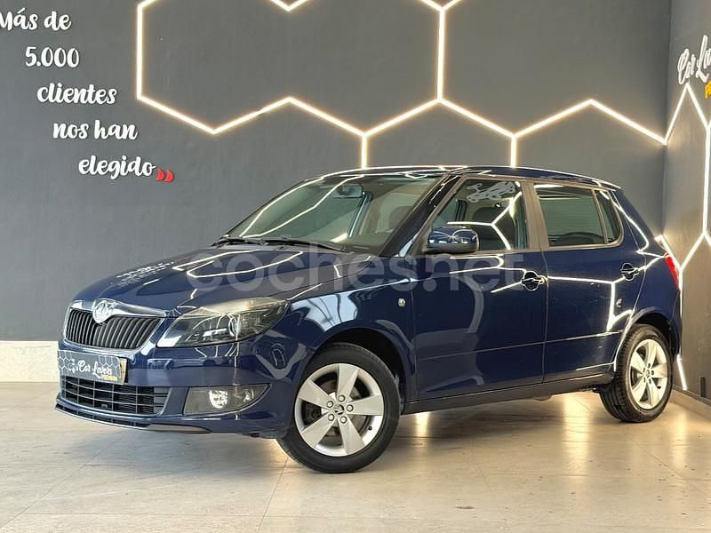 Usado Skoda Fabia 69 CV (50 kW) 2015 Azul Berlina