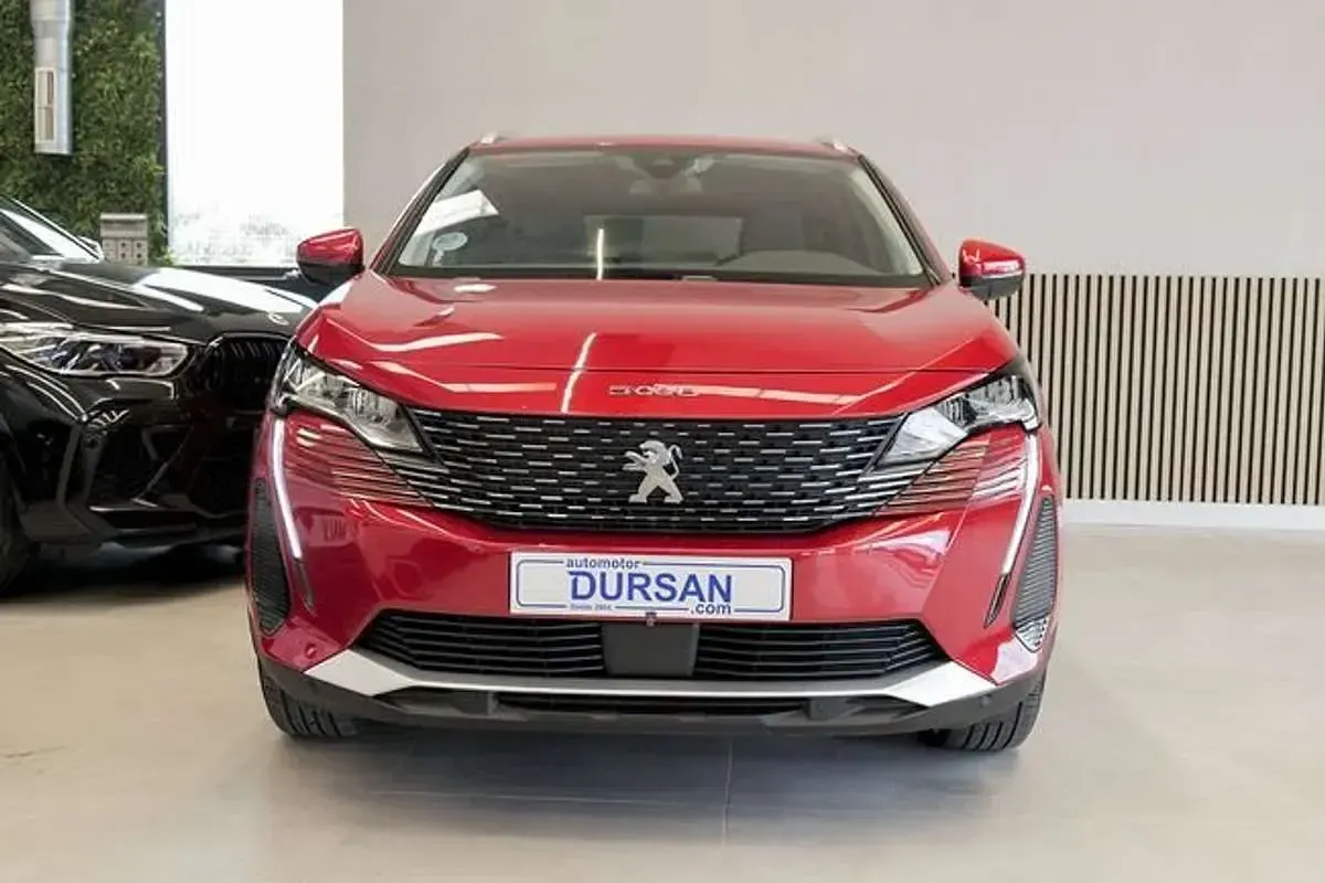 Usado Peugeot 5008 Allure 131 CV (96 kW) 2021 Rojo SUV