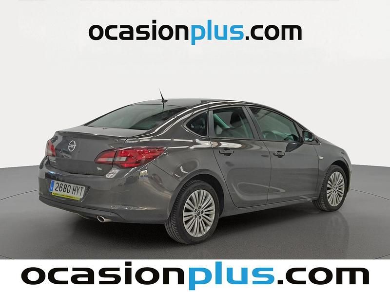 Usado Opel Astra Selective 140 CV (102 kW) 2014 Gris Berlina