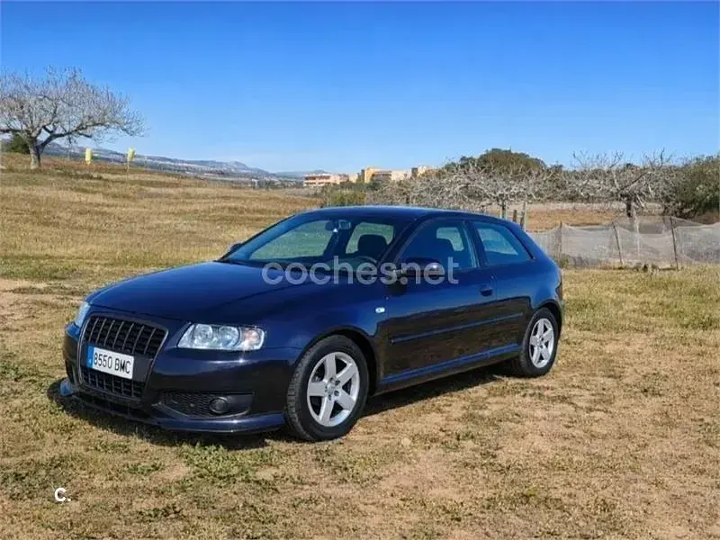 Usado Audi A3 Ambition 110 CV (80 kW) 2001 Azul Utilitario