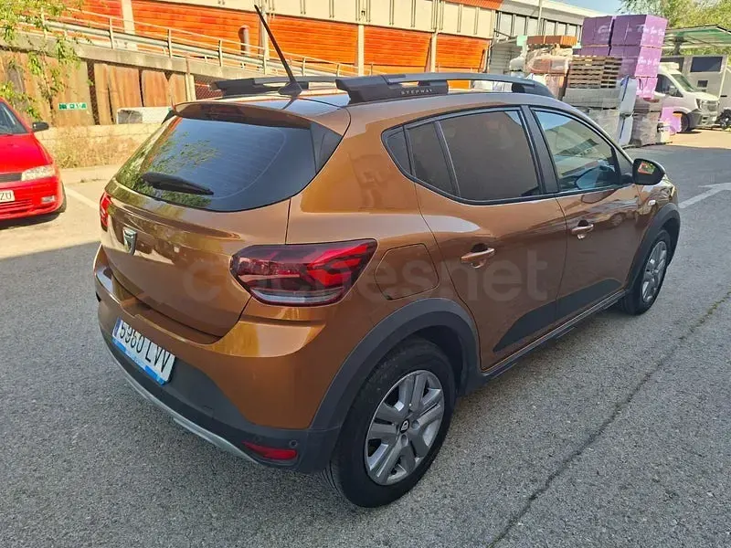 Begagnad Dacia Sandero Comfort 101 HK (74 kW) 2022 Orange Sedan