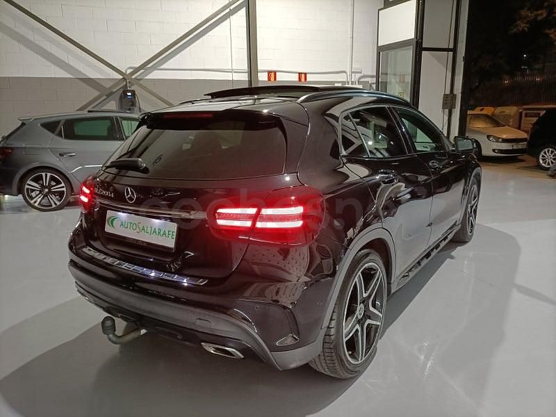 Usado Mercedes GLA200 136 CV (100 kW) 2019 Negro SUV