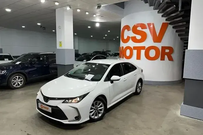 Usado Toyota Corolla Sol 126 CV (92 kW) 2023 Blanco Berlina