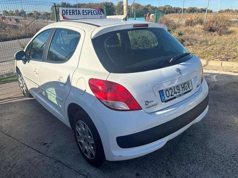 Usado Peugeot 207 95 CV (69 kW) 2011 Blanco Utilitario