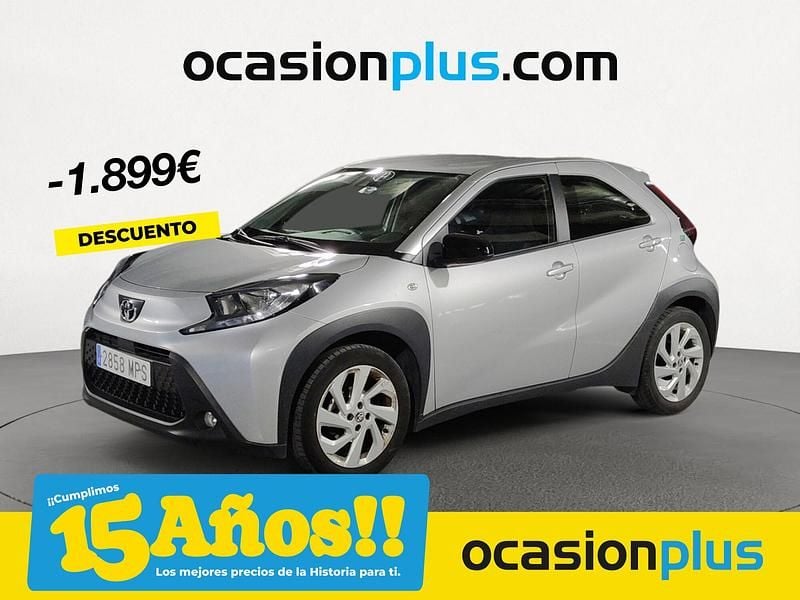 Gris Usado 2024 Toyota Aygo Play Utilitario | 14.400 € (Precio justo) - Imagen 1/4