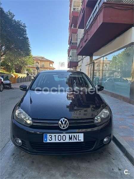 Usado VW Golf VII 110 CV (80 kW) 2014 Negro Berlina