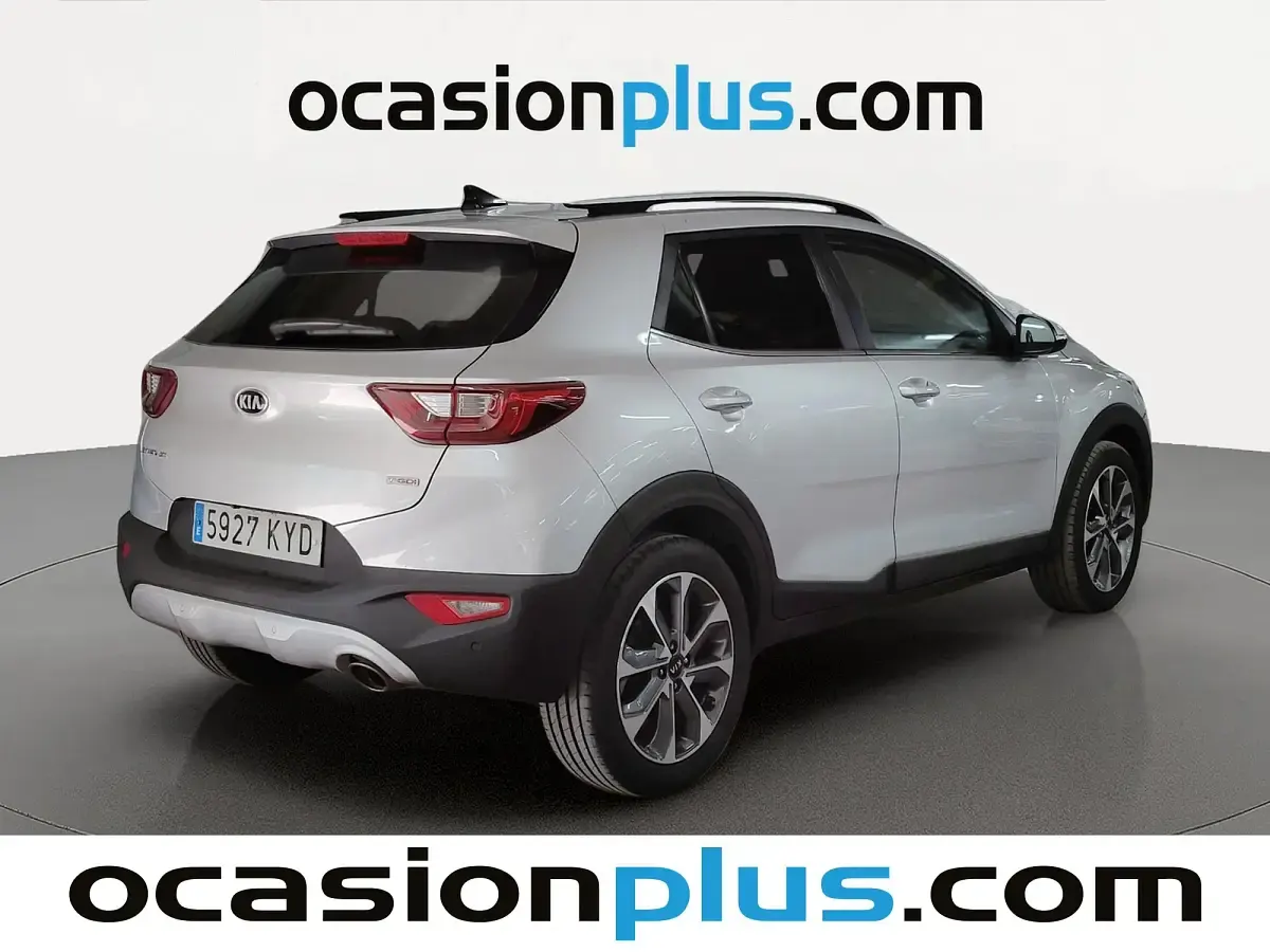 Usado Kia Stonic 101 CV (74 kW) 2019 Gris plata SUV