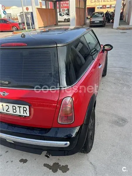 Usado Mini ONE 90 CV (66 kW) 2002 Rojo Utilitario