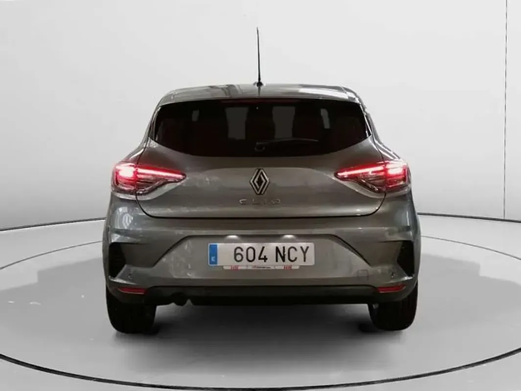 Usado Renault Clio Evolution 101 CV (74 kW) 2025 Gris Utilitario
