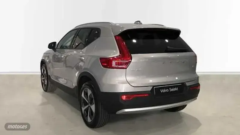 Usado Volvo XC40 Core 2024 Plateado SUV