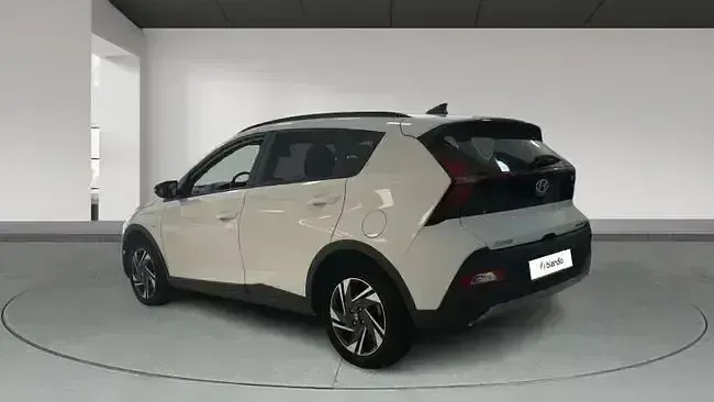Usado Hyundai Bayon 100 CV (73 kW) 2023 Blanco SUV