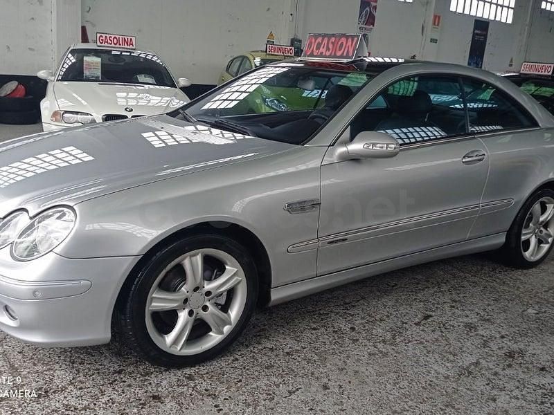 Usado Mercedes CLK270 Avantgarde 170 CV (125 kW) 2003 Gris / plata Coupe