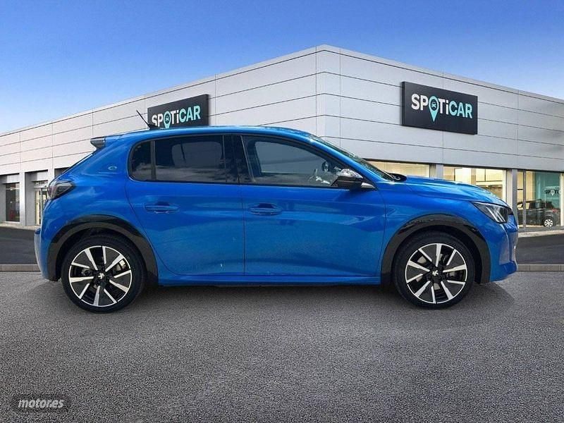 Usado Peugeot e-208 GT 100 kW (136 CV) 2022 Azul Utilitario