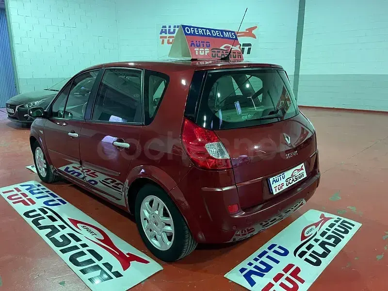 Usado Renault Scénic II Privilege 130 CV (95 kW) 2008 Granate Monovolumen