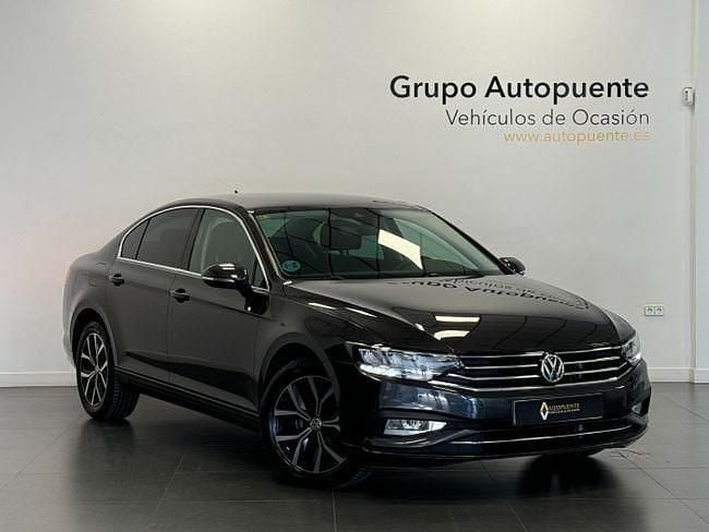Usado VW Passat Executive 150 CV (110 kW) 2021 Negro Berlina