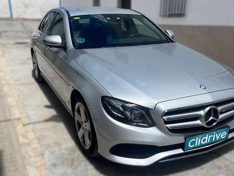 Usado Mercedes E280 189 CV (139 kW) 2016 Gris Berlina