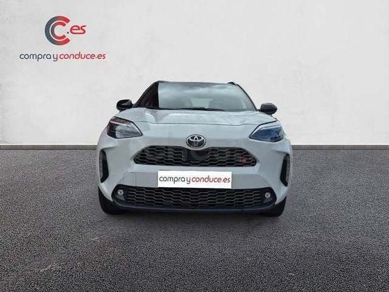 Usado Toyota Yaris Cross Sport 130 CV (95 kW) 2025 Gris / plata SUV