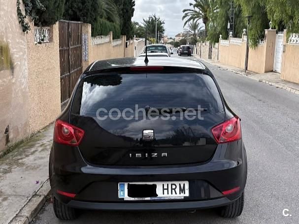 Usado Seat Ibiza Style 90 CV (66 kW) 2013 Negro Berlina