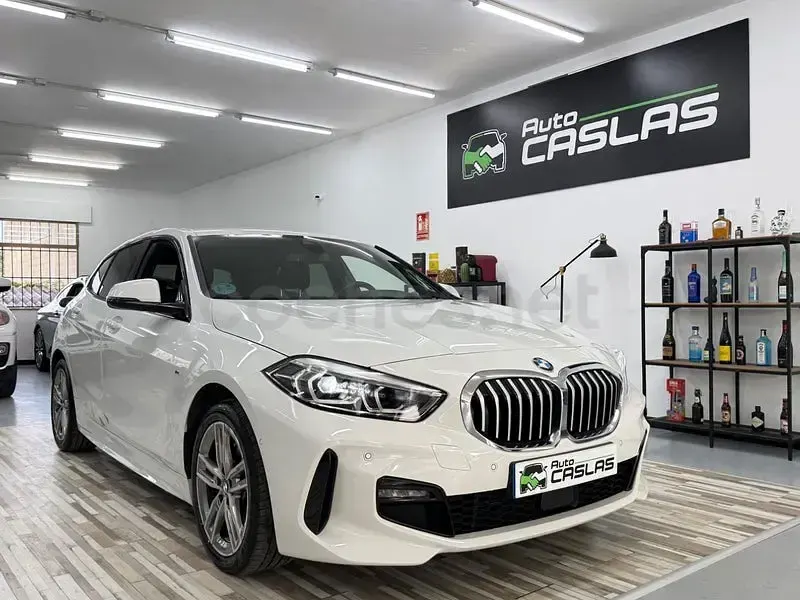 Używany BMW 118 Shadowline 150 KM (110 kW) 2025 Biały Hatchback