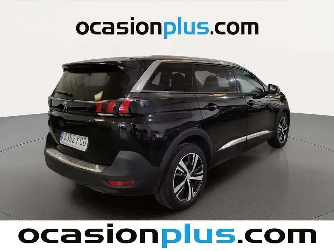 Usado Peugeot 5008 Allure 120 CV (88 kW) 2017 Negro SUV