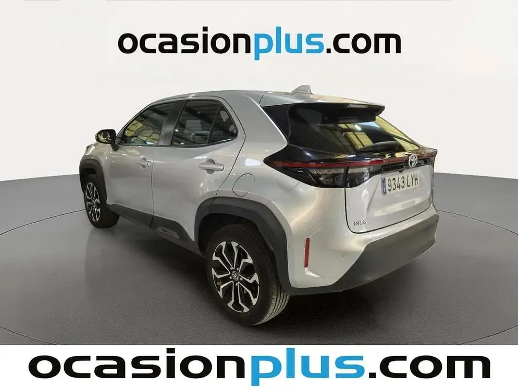 Usado Toyota Yaris Cross Active 116 CV (85 kW) 2022 Gris SUV