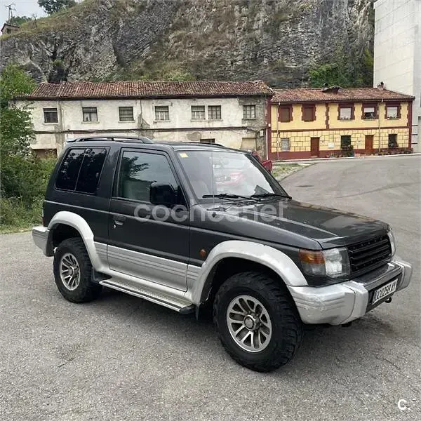 Usado Mitsubishi Montero 99 CV (72 kW) 1995 Negro SUV