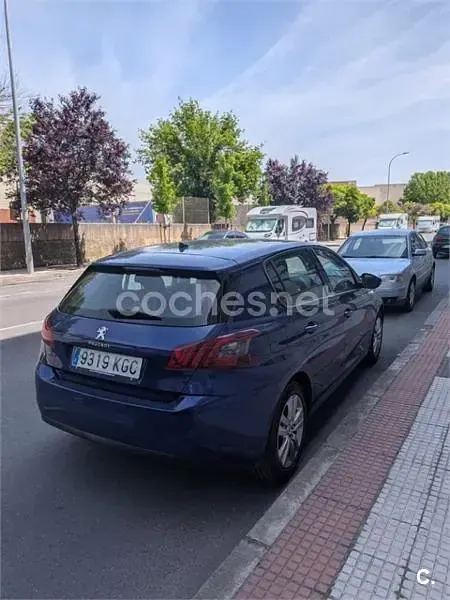 Usado Peugeot 308 Access 110 CV (80 kW) 2017 Azul Berlina