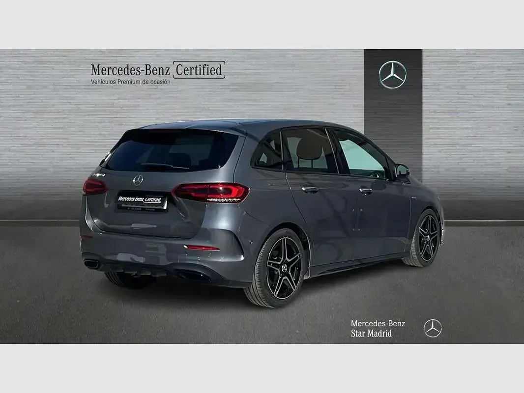 Usado Mercedes B200 150 CV (110 kW) 2023 Gris Utilitario