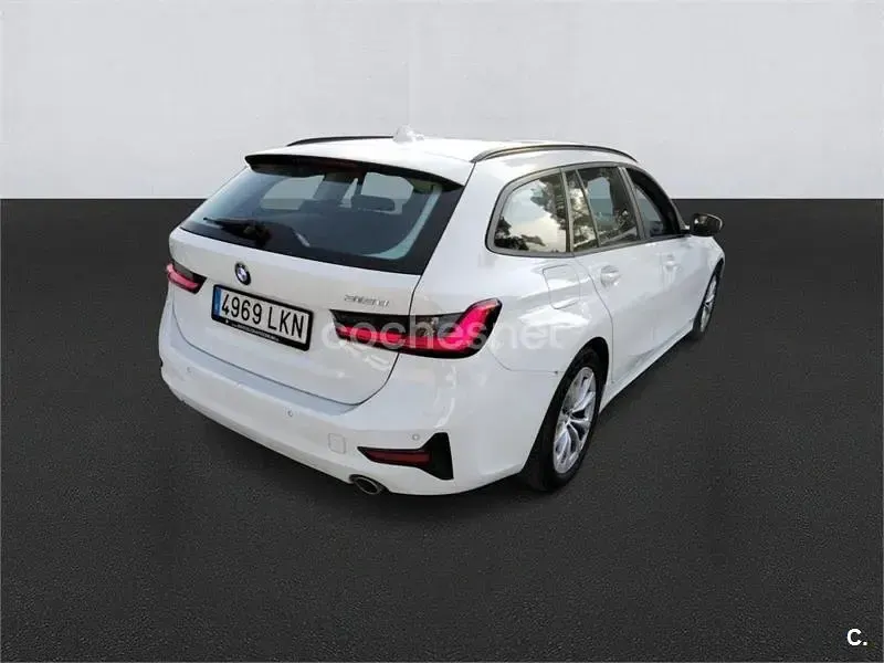 Usado BMW 318 150 CV (110 kW) 2020 Blanco Familiar