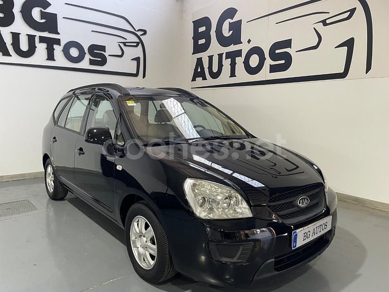 Negro Usado 2008 Kia Carens Active Monovolumen | 7990 € (Caro) - Imagen 1/4