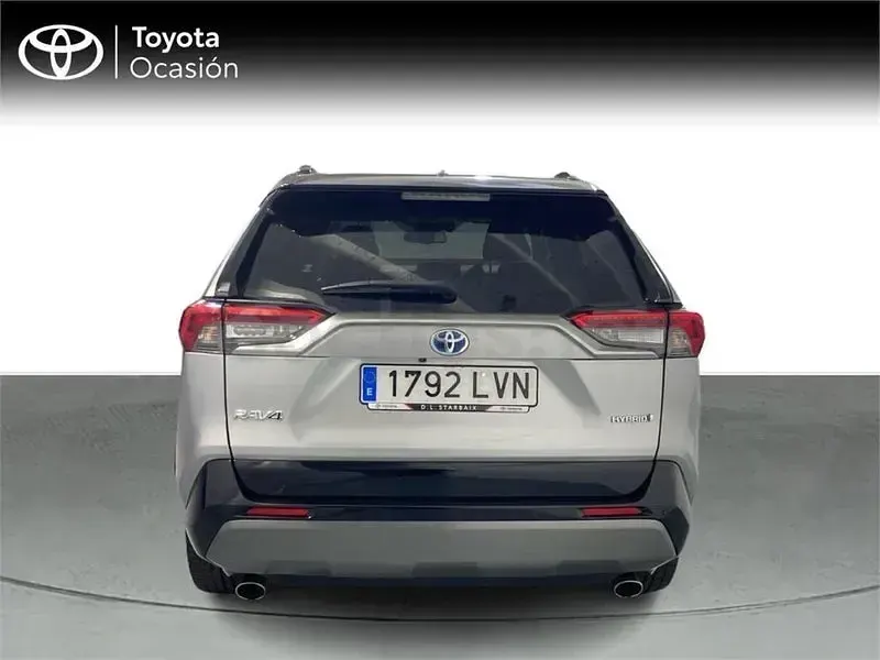 Usado Toyota RAV4 Hybrid Style 218 CV (160 kW) 2021 Gris / plata SUV