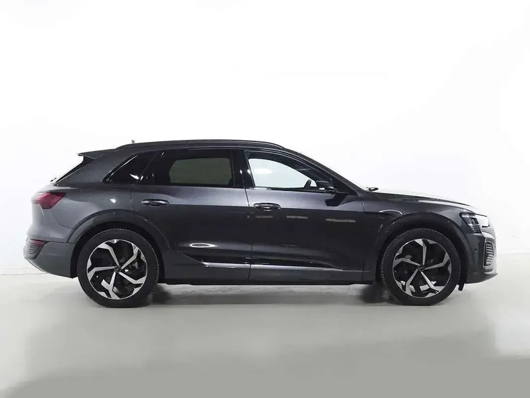 Usado Audi Q8 e-tron S-Line 300 kW (408 CV) 2024 Gris SUV