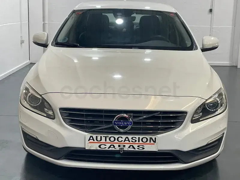 Usado Volvo S60 Momentum 150 CV (110 kW) 2017 Blanco Berlina