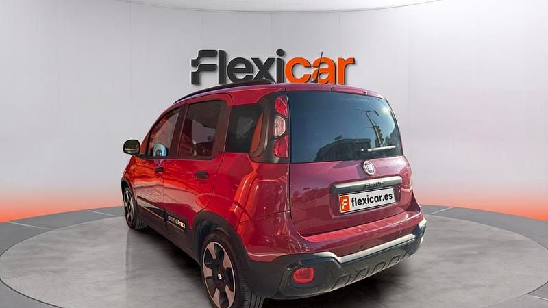 Usado Fiat Panda 71 CV (52 kW) 2024 Rojo Utilitario