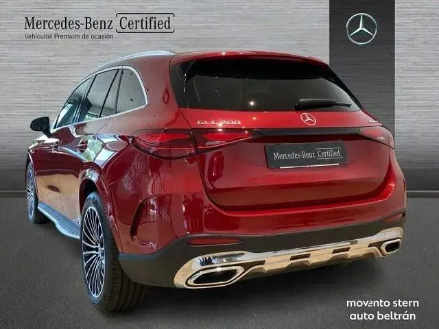 Usado Mercedes GLC200 204 CV (150 kW) 2024 Manufaktur rojo patagonia SUV