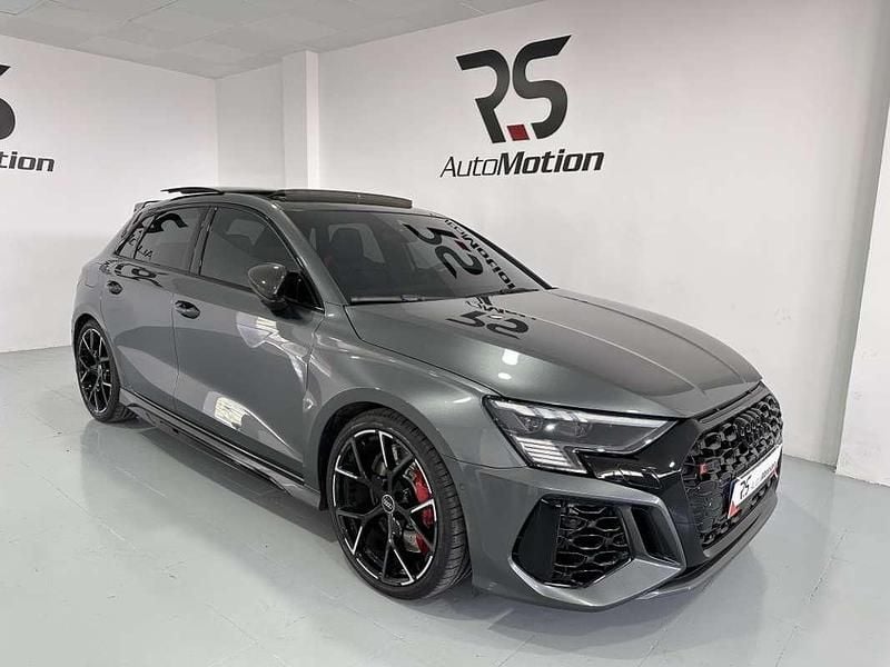 Usado Audi RS3 Sportback 400 CV (294 kW) 2024 Gris Utilitario