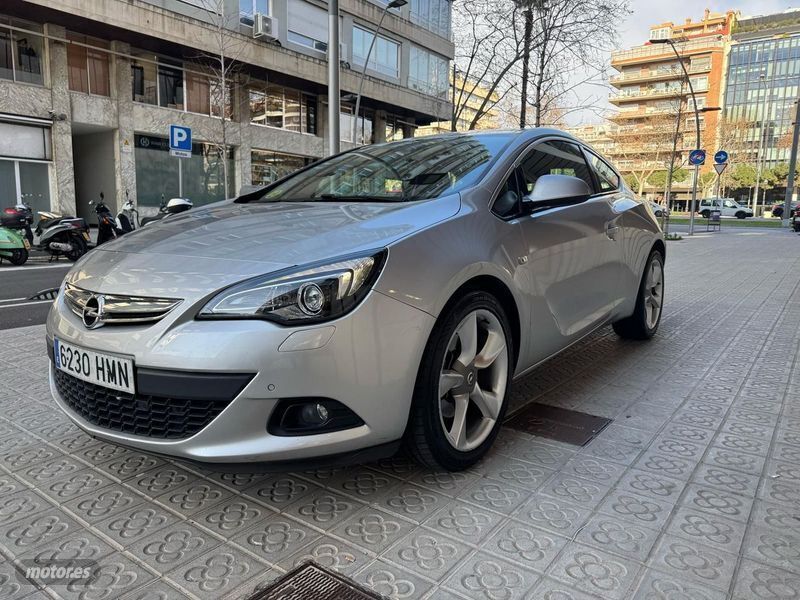 Gris Usado 2012 Opel Astra GTC Sportive Berlina | 6990 € (Precio justo) - Imagen 1/4