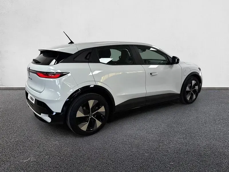 Usado Renault Mégane Equilibre 95 kW (130 CV) 2023 Blanco Berlina