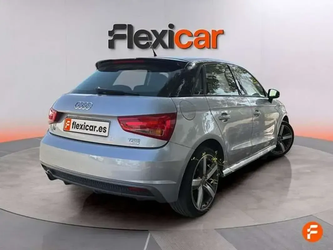Usado Audi A1 Attraction 95 CV (69 kW) 2015 Gris Utilitario