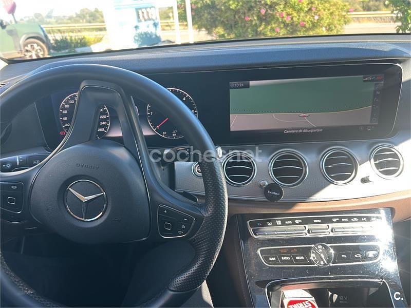 Usado Mercedes E220 194 CV (142 kW) 2018 Negro Berlina