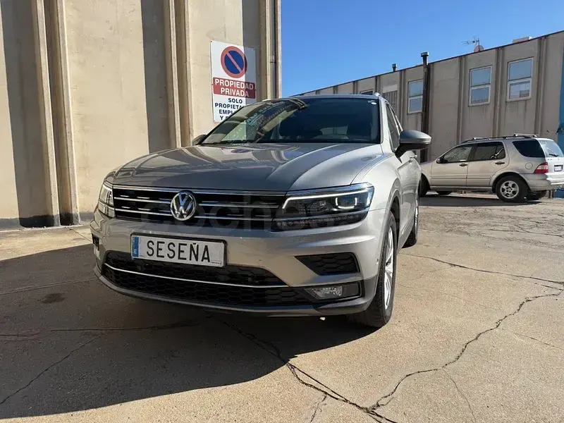 Usado VW Tiguan Sportline 190 CV (139 kW) 2020 Gris / plata SUV