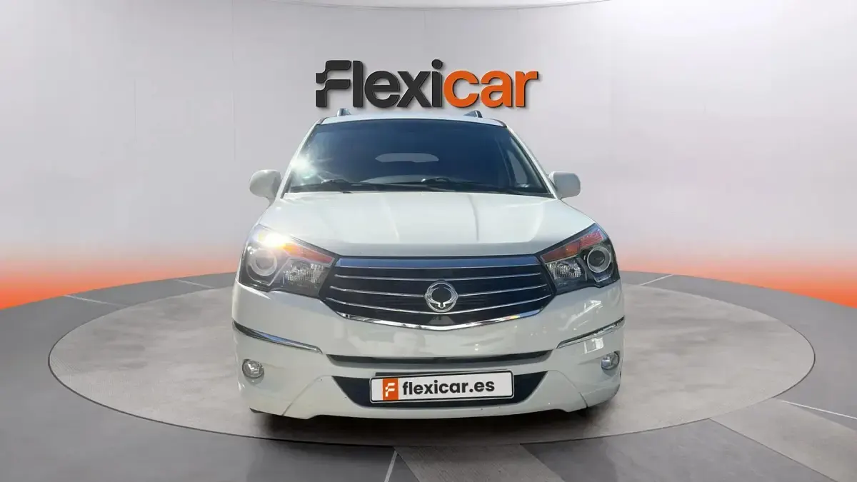 Usado SsangYong Rodius Limited 178 CV (130 kW) 2016 Blanco Monovolumen