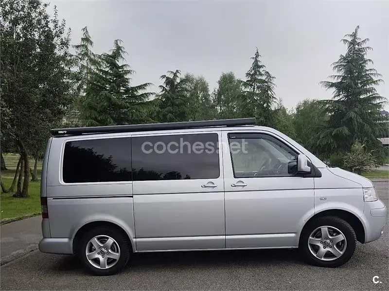 Usado VW Multivan 102 CV (75 kW) 2007 Gris / plata Monovolumen