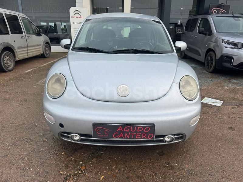 Usado VW New Beetle 90 CV (66 kW) 2002 Gris / plata Utilitario
