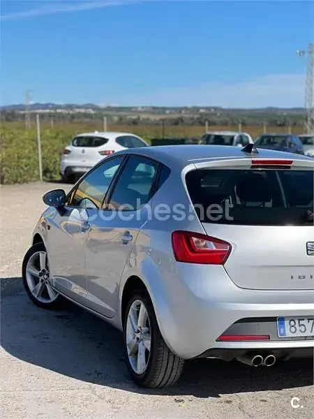 Usado Seat Ibiza SC FR 110 CV (80 kW) 2017 Gris / plata Utilitario