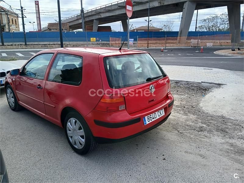 Usado VW Golf IV Conceptline 105 CV (77 kW) 2003 Rojo Berlina