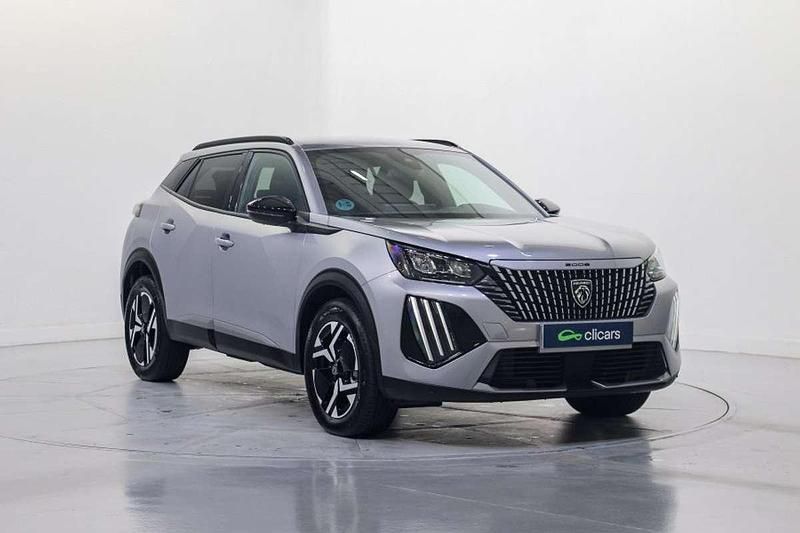 Usado Peugeot 2008 Allure 131 CV (96 kW) 2024 Plateado SUV