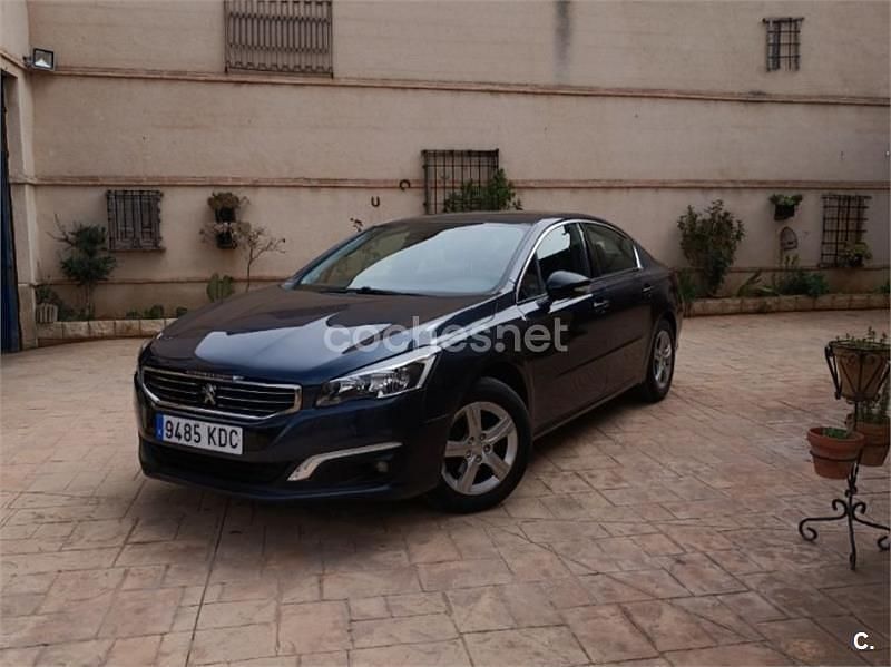 Usado Peugeot 508 Active 120 CV (88 kW) 2018 Azul Berlina