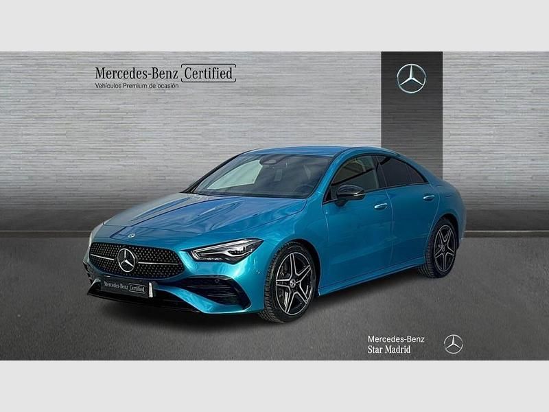 Usado Mercedes CLA220 AMG line 190 CV (139 kW) 2025 Azul híper (metalizado) Berlina